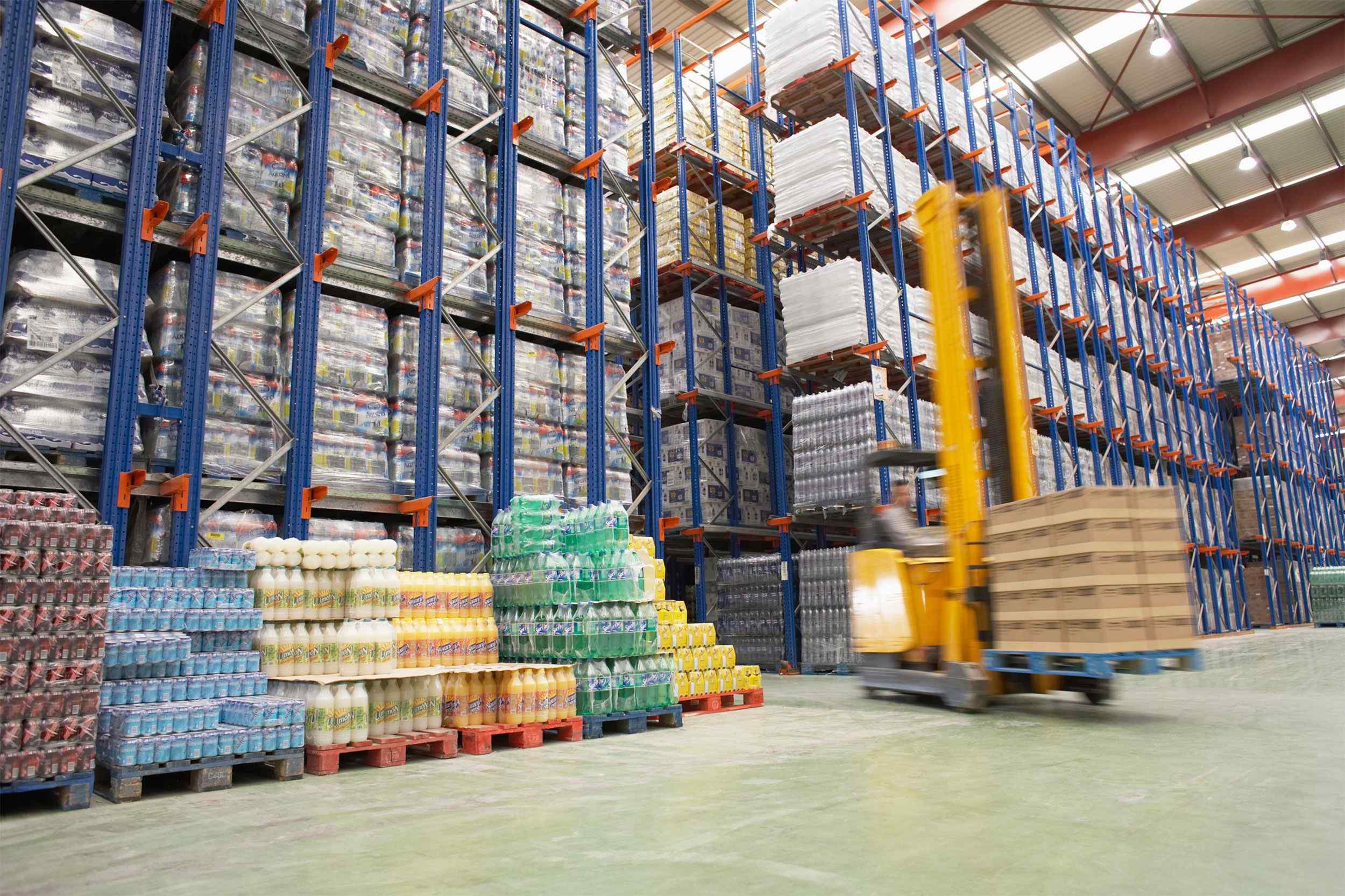 https://tsouloufas.gr/wp-content/uploads/2015/09/Warehouse-and-lifter-1.jpg